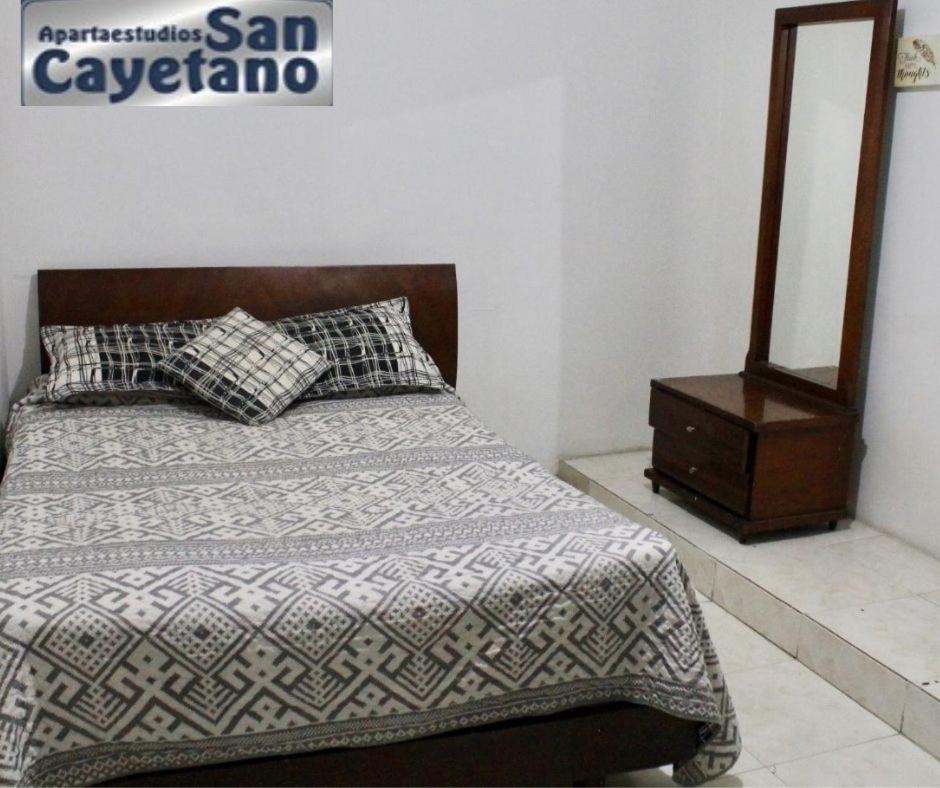 Apartaestudios San Cayetano Cali Esterno foto